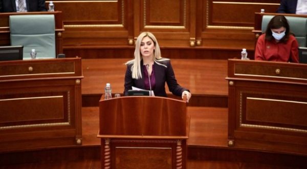 Blerta Deliu – Kodra: Në seancën e Kuvendit të Kosovës në rend dite është  Komisioni Hetimor me rastin e krizës energjetike në vend - Radio Kosova e  Lirë