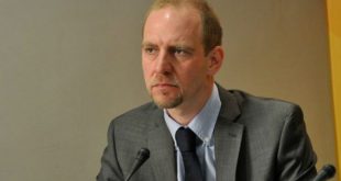 Florian Bieber: Prapa dyerve të mbyllura po bisedohet për ndryshimin e kufijve mes Kosovës e Serbisë