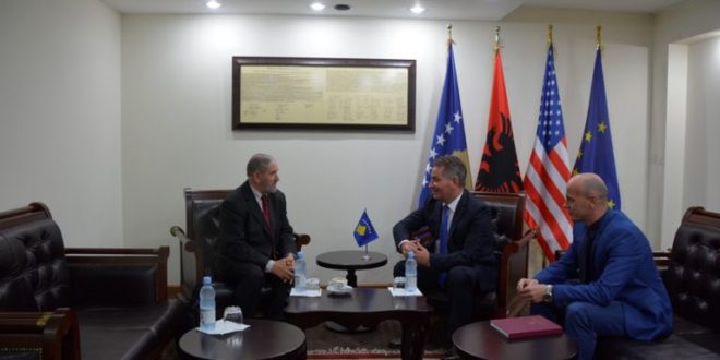 Ministri i Infrastukturës, Pal Lekaj ka biseduar me ambasadorin e Kosovës në Arabinë Saudite, Rexhep Boja