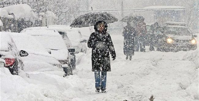 Lekaj: Bora nuk po ndalet e as puna për ta pastruar atë, shoferë keni kujdes përshtatjuni kushteve atmosferike