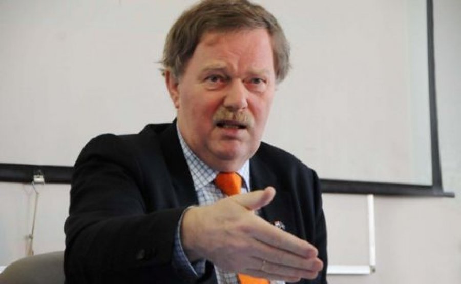 Robert Bosch  Kriza politike në Kosovë erdhi nga mungesa e kompromisit   interesat partiake u vendosën mbi shtetin