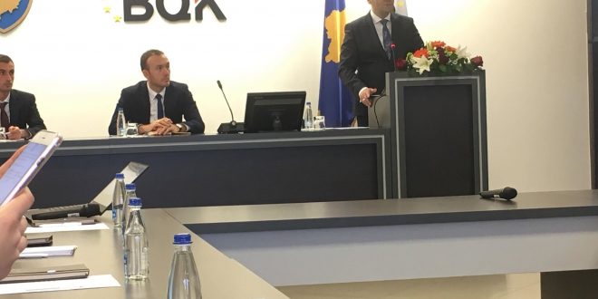 Guvernatori i Banka Qendrore të Kosovës, Fehmi Mehmeti thotë se rritja ekonomike 4 %, ndikoi deficiti tregtar
