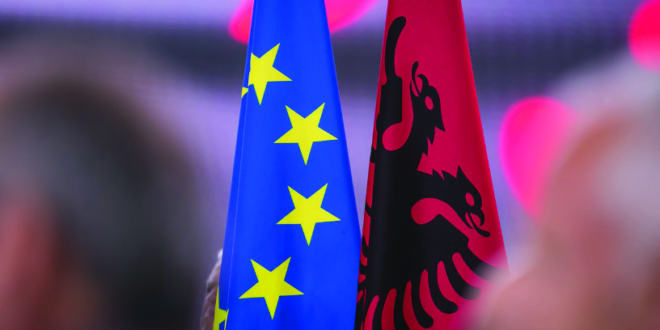 Komisioni Evropian në raportin “screening” për Shqipërinë vlerëson përparim në rrugën drejt Bashkimit Evropian