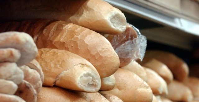 Ministria e Tregtisë dhe Industrisë kërkon nga furrtarët që ta kthejnë çmimin e mëparshëm të bukës
