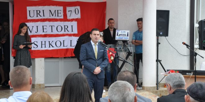 Ministri Bytyqi mori pjesë në 70 vjetorin e themelimit të shkollës “Hasan Prishtina” në Tërpezë të Malishevës