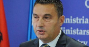Nisma hidhërohet nga "tradhtia" që i bëri ministri i arsimit, Shyqiri Bytyçi