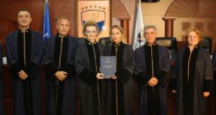 Gresa Caka-Nimani e pranon edhe zyrtarisht detyrën e kryetares së Gjykatës Kushtetuese të Kosovës