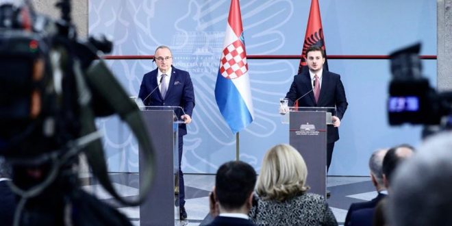 Cakaj: Është vendosur përfundimisht themelimin e nismës trepalëshe mes Shqipërisë, Kroacisë dhe Kosovës