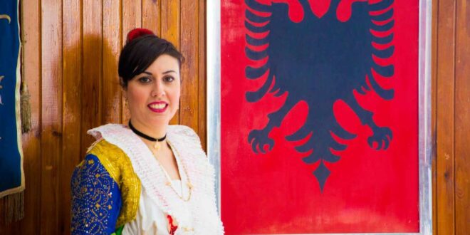 Isuf Ismaili: Intervistë me kryetaren e shoqatës “Arbëria” në Ungër, arbëreshen e nderuar Rosa Carbone