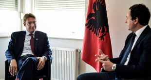 Kryetari i Vetëvendosje, Albin Kurti është takuar sot me ambasadorin kanadez për Kosovë e Kroaci, Daniel Maksymiuk