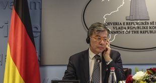 Christian Heldt: Me çfarë të drejte Firma Devolli plaçkitë me 125 euro pronarët e veturave të reja që hyjnë në Kosovë