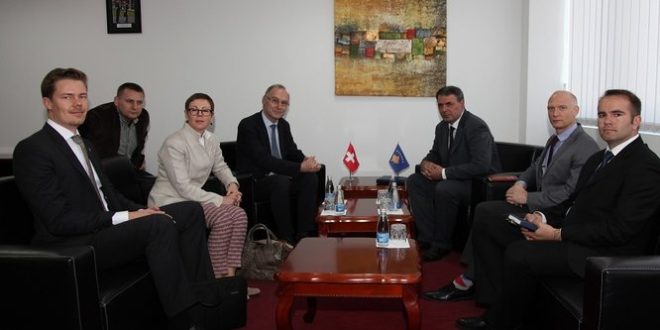 Ministri i FSK-së, Haki Demolli, ka falënderuar ambasadorin e Zvicrës në NATO, Christian Meuwly