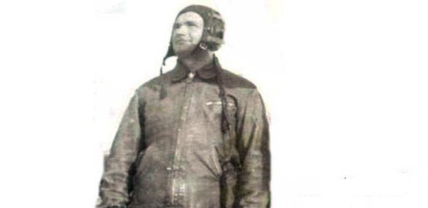 Albert Z. Zholi, Njazi Nelaj: Flet ish-piloti i klasit të parë Çobo Skënderi