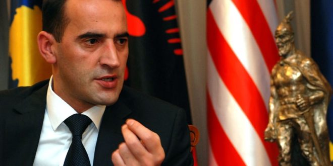 Ish-deputeti i Kuvendit të Kosovës, Lahi Brahimaj ua kujton atyre që kanë harruar trimërinë e Daut Haradinajt