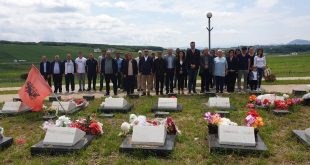 Jashari: Vepra dhe sakrifica e e dëshmorëve Arsim Tahiri dhe Xhevdet Krasniqi do të jetojë përgjithmonë në mendjet tona