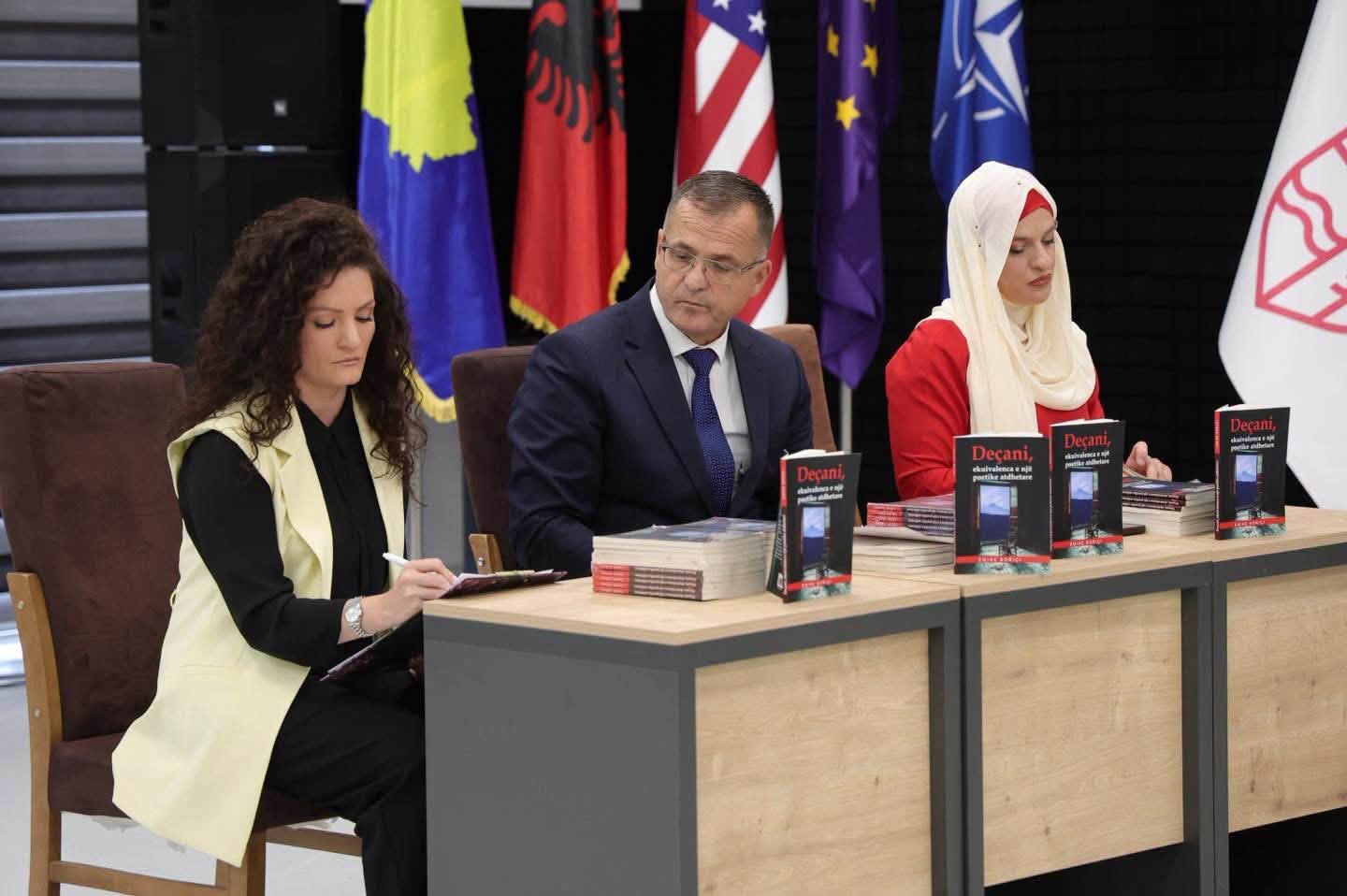 U promovua libri  Deçani  ekuivalenca e një poetike atdhetare   nga autorja Emine Boriçi