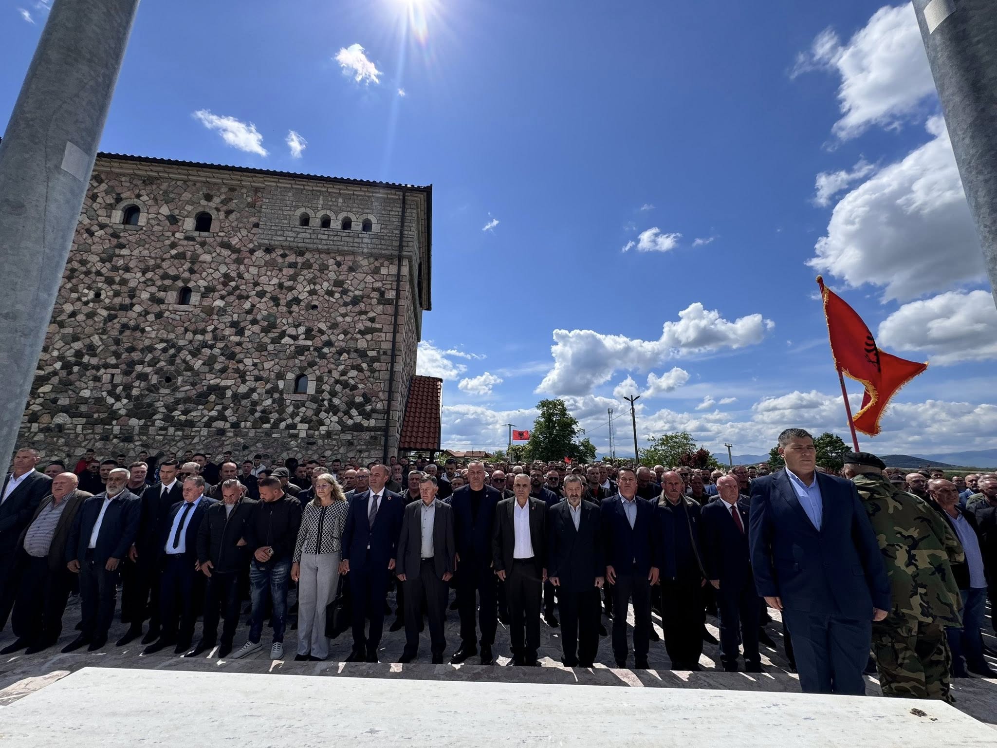 Komuna e Deçanit përkujton dëshmorët dhe martirët