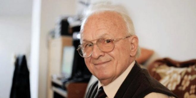 Sot në Institutin Albanologjik, me rastin e 82-vjetorit të lindjes së veprimtarit Adem Demaçi, përurohen libra për të
