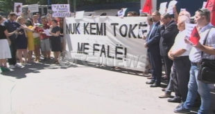 Në Tiranë u mbajt një protestë kundër versionit zyrtar të demarkacionit mes Kosovës dhe Malit të Zi