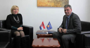 Ministri Demolli priti në takim ambasadoren kroate, Kapitanoviq