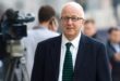Denis MacShane: Asnjë lider i Beogradit nuk është i gatshëm t’ia thotë popullit serb të vërtetën