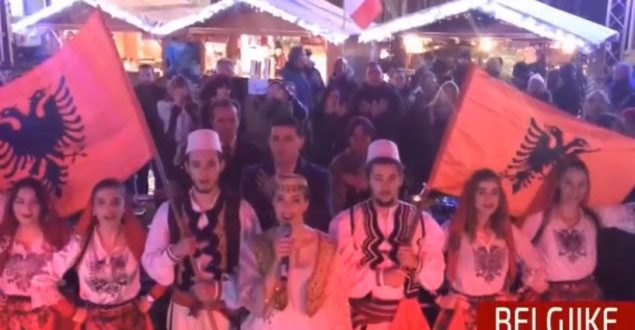 Diaspora ka uruar të gjithë shqiptarët kudo që ndodhen uron Gëzuar Festat!