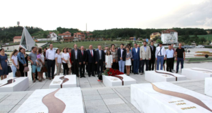 Në Prekaz, në Kompleksin Memorial “Adem Jashari”, u mbajt manifestimi tradicional “Dita e Diasporës