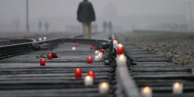 Sot përkujtohet Dita e Holokaustit-hyrja e forcave të Armatës së Kuqe në Kampin e Aushvicit më 27 Janar 1945