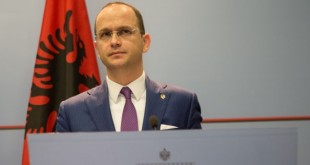 Ministri i Jashtëm i Shqipërisë, Ditmir Bushati, ka mirëkuptim për Greqinë sepse atje edhe ka studiuar