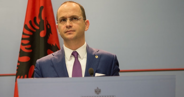 Ditmir Bushati  Protestuesit kërkojnë drejtësi dhe dinjitet   Shqipëria e Re  është e pashmangshme