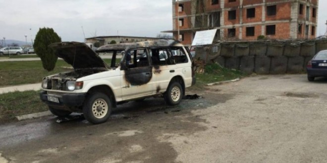 PDK: Djegiet e veturave zyrtare në Gjilan, Ferizaj, Mitrovicë e gjetkë janë veprime kriminale