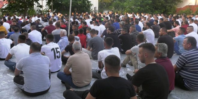 Myslimanë në Shqipëri po e festojnë sot Kurban Bajramin duke respektuar masat ndaj COVID-19