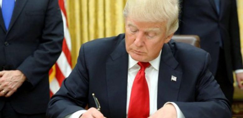 Donald Trump  nënshkruan ligjin e mbrojtjes me fokus marrëdhëniet Kosovë Serbi