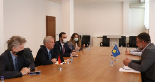 Ministri i Ekonomisë dhe Ambientit, Blerim Kuçi e takon ambasadorin gjerman në Kosovë, Jorn Rohde