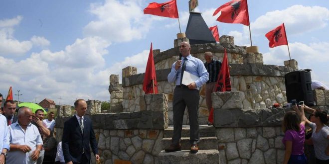 Kryeministri në detyrë, Ramush Haradinaj ka bërë homazhe në 18 vjetorin e rënies se Rahim Beqirit "Rokit"