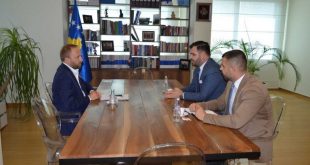 Ministri Tahiri, ka pritur sot në takim kryetarin Këshillit Nacional të Shqiptarëve në Kosovën Lindore, Ragmi Mustafa