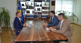 Ministri Tahiri, ka pritur sot në takim kryetarin Këshillit Nacional të Shqiptarëve në Kosovën Lindore, Ragmi Mustafa