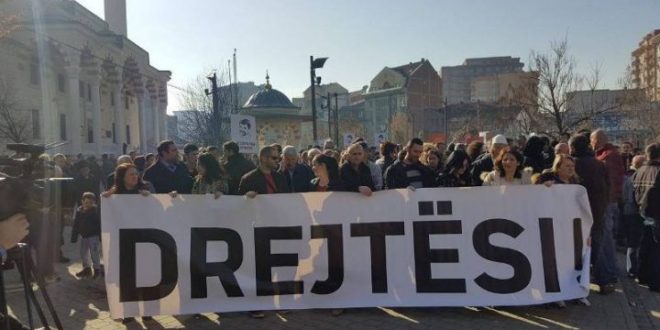 U mbajt Marshi Protestues: Mitrovica kërkon drejtësi për Astrit Deharin