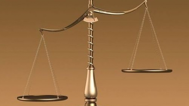 Një deklaratë e rëndë rikthen në vëmendje pikëpyetjet serioze mbi mënyrën se si është ushtruar drejtësia ndërkombëtare në Kosovë