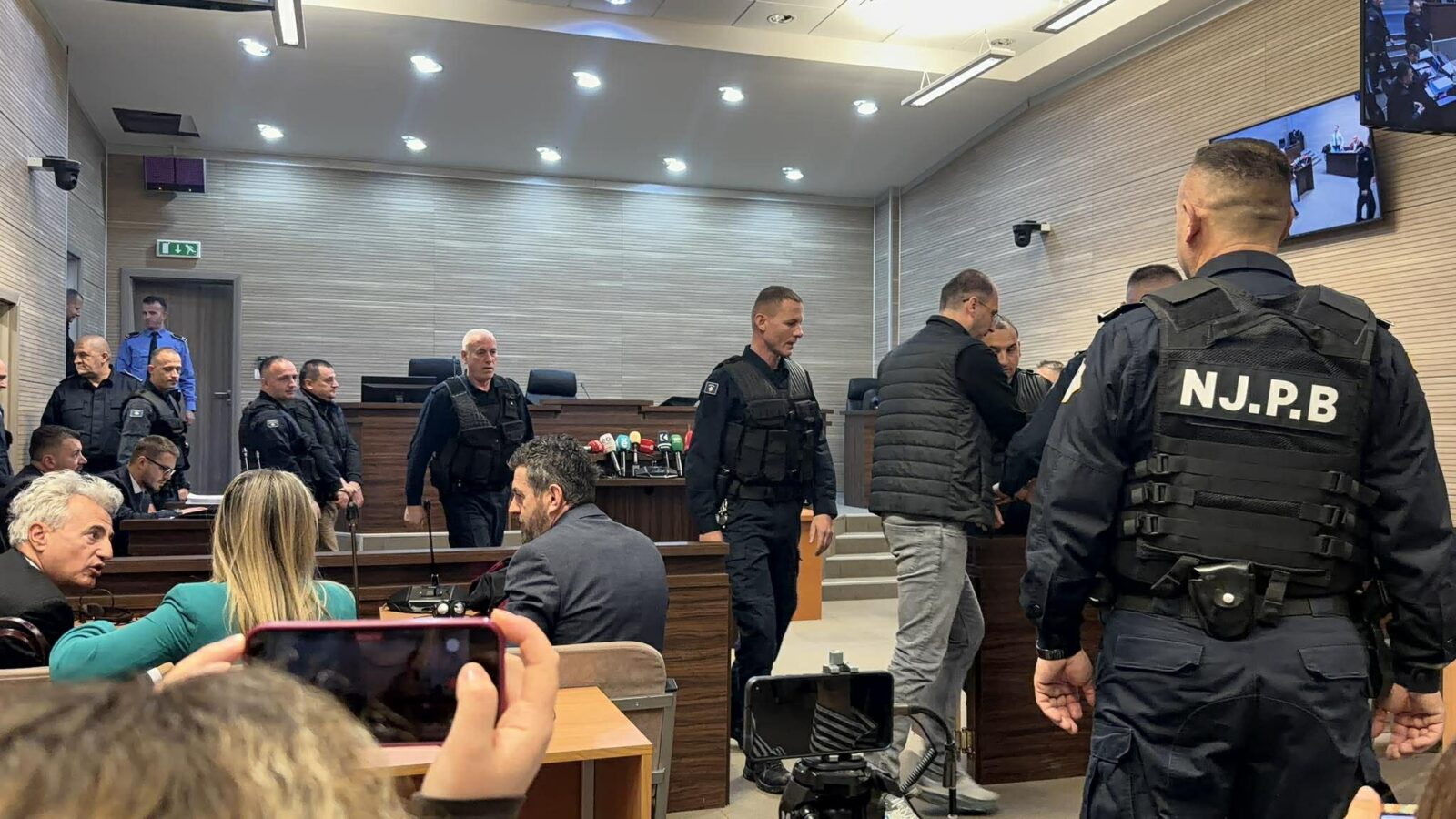 Kërkohet dënim maksimal për sulmin në Banjskë  Prokuroria kërkon burgim të përjetshëm për të akuzuarit