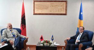 Kryeministri Hoti qëndron sot në Shqipëri për vizitë zyrtare ku do të pritet nga kryeministri shqiptar, Edi Rama