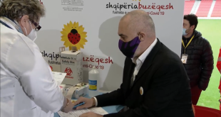 Kryeministri shqiptar, Edi Rama thotë se shumë shpejt do të nisë vaksinimi masiv në Shqipëri kundër virusit korona
