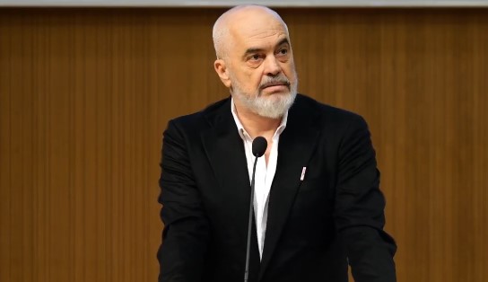 Edi Rama  Mos e përfshini Albin Kurtin në debatet për protestat në Tiranë