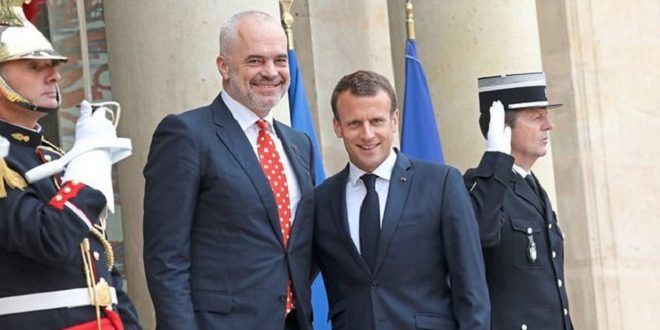 Kryeministri i Shqipërisë, Edi Rama, ndodhet në Francë ku po merr pjesë në Forumin e Paqes, i cili zhvillohet nga data 11-13 nëntor në Paris