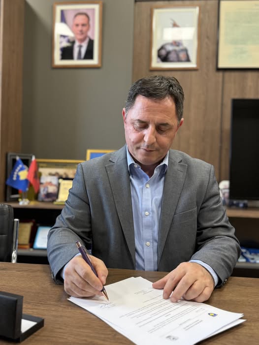 Kryetari Ekrem Kastrati ka emëruar kabinetin e ri qeverisës komunal