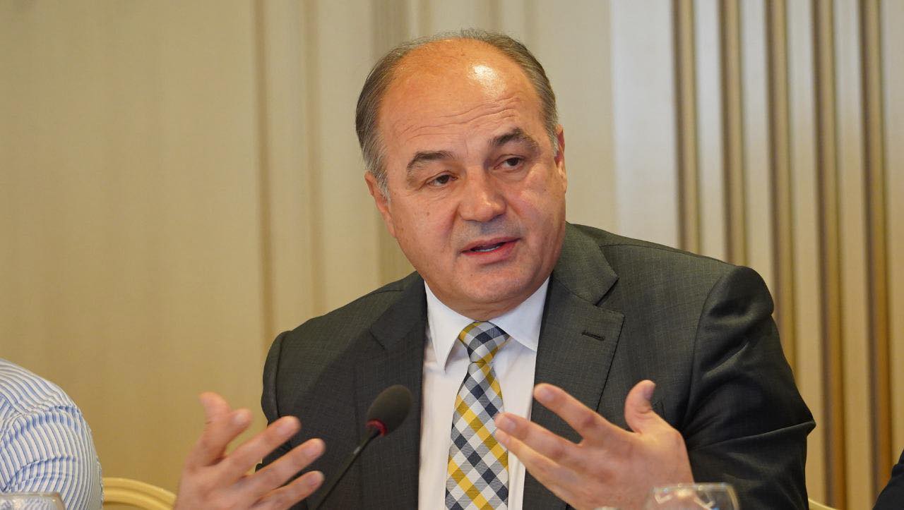 Enver Hoxhaj sulmon Kurtin dhe Osmanin   Nuk nënshtrohemi  vendimet e tyre rrezik për demokracinë 