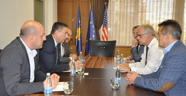 Ministri i MASHT-it, Shyqiri Bytyqi, ka pritur në takim kryetarin e EQAR, Karl Dittrich dhe drejtorin e EQAR, Colin Tuck