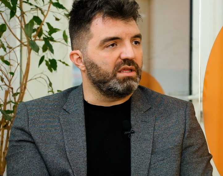 Ermal Sadiku  As korrupsioni e as plumbat nuk e dëmtojnë shtetin sa rrënimi i institucioneve
