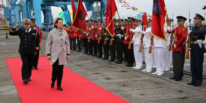 Kontingjenti i dytë i ushtarakëve detarë të Shqipërisë merr pjesë në operacionin e NATO-s, në detin Egje