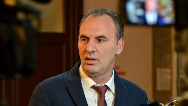 Fatmir Limaj  Mujë Krasniqi ishte një nga celulat e para të Ushtrisë Çlirimtare të Kosovës dhe një nga komandantët më të shquar të UÇK së